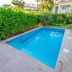 Beachfront , Private Starfish 8 וילה *