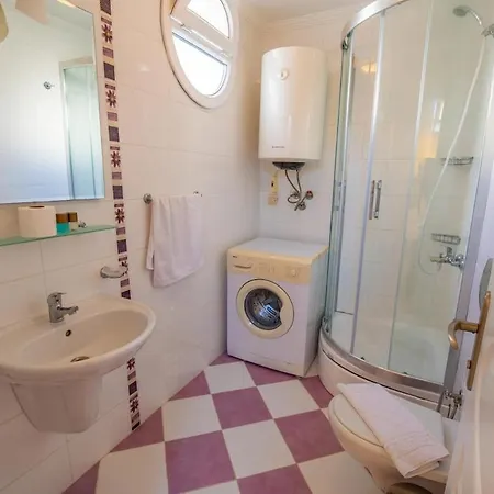 Beachfront , Private Starfısh 8 *