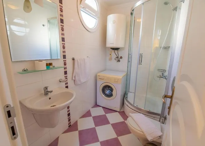 Beachfront , Private Starfısh 8 *